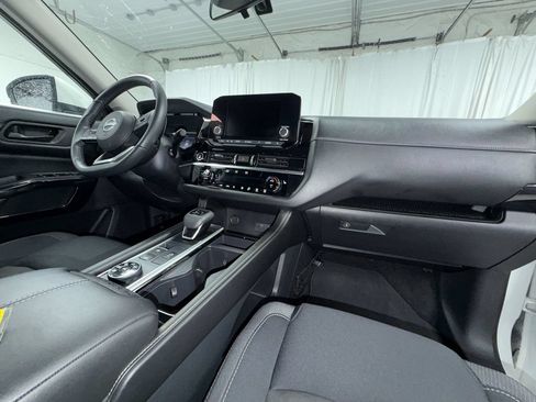 Used 2024 Nissan Pathfinder SV w/ Lighting Package (N92) AWD/4WD image 19