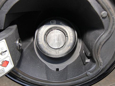 Used 2018 Ford F150 Lariat w/ Equipment Group 501A Mid image 6