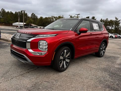 New 2026 Mitsubishi Outlander SEL FWD image 3