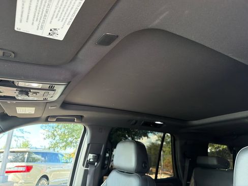 Used 2021 Chevrolet Tahoe Z71 w/ Z71 Signature Package AWD/4WD image 30