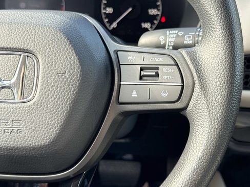 Used 2023 Honda HR-V LX image 9