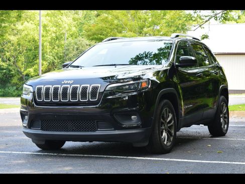 Used 2020 Jeep Cherokee Latitude Plus w/ Comfort/Convenience Group FWD image 1