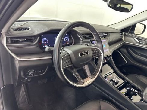 Used 2022 Jeep Grand Cherokee L Limited image 13