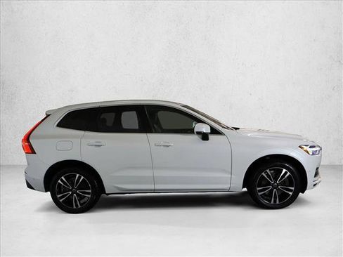 Used 2019 Volvo XC60 T6 Momentum w/ Multimedia Package AWD/4WD image 4