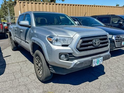 Used 2022 Toyota Tacoma SR5 AWD/4WD image 2