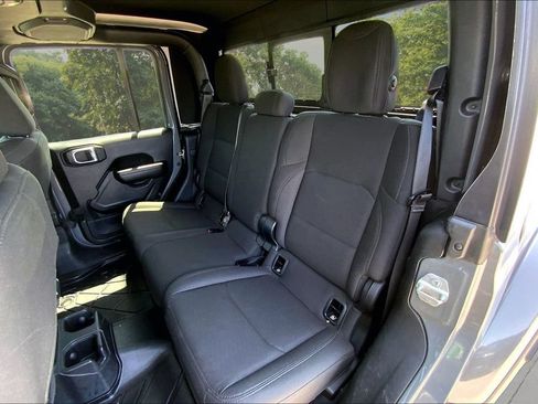 Used 2023 Jeep Gladiator Sport AWD/4WD image 23