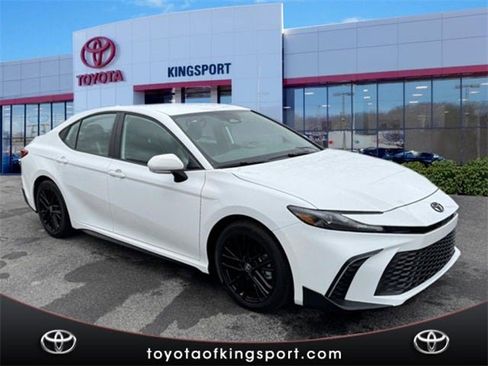 Used 2025 Toyota Camry SE w/ Convenience Package image 7