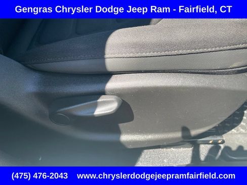 Used 2017 Jeep Renegade Altitude AWD/4WD image 18