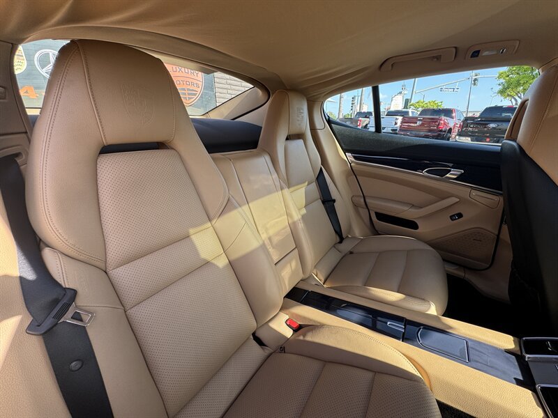Used 2013 Porsche Panamera image 49