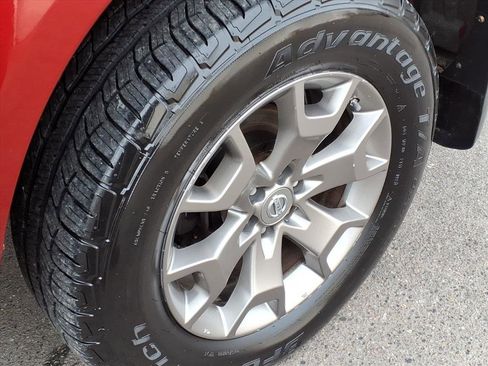 Used 2015 Nissan Frontier SL image 15