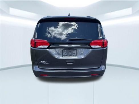Used 2021 Chrysler Voyager Lxi FWD image 7