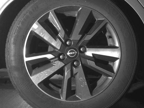 Used 2025 Nissan Versa SV FWD image 15