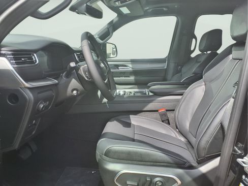 New 2026 Jeep Grand Wagoneer Limited AWD/4WD image 10