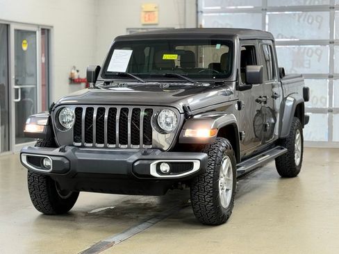 Used 2021 Jeep Gladiator Sport AWD/4WD image 3