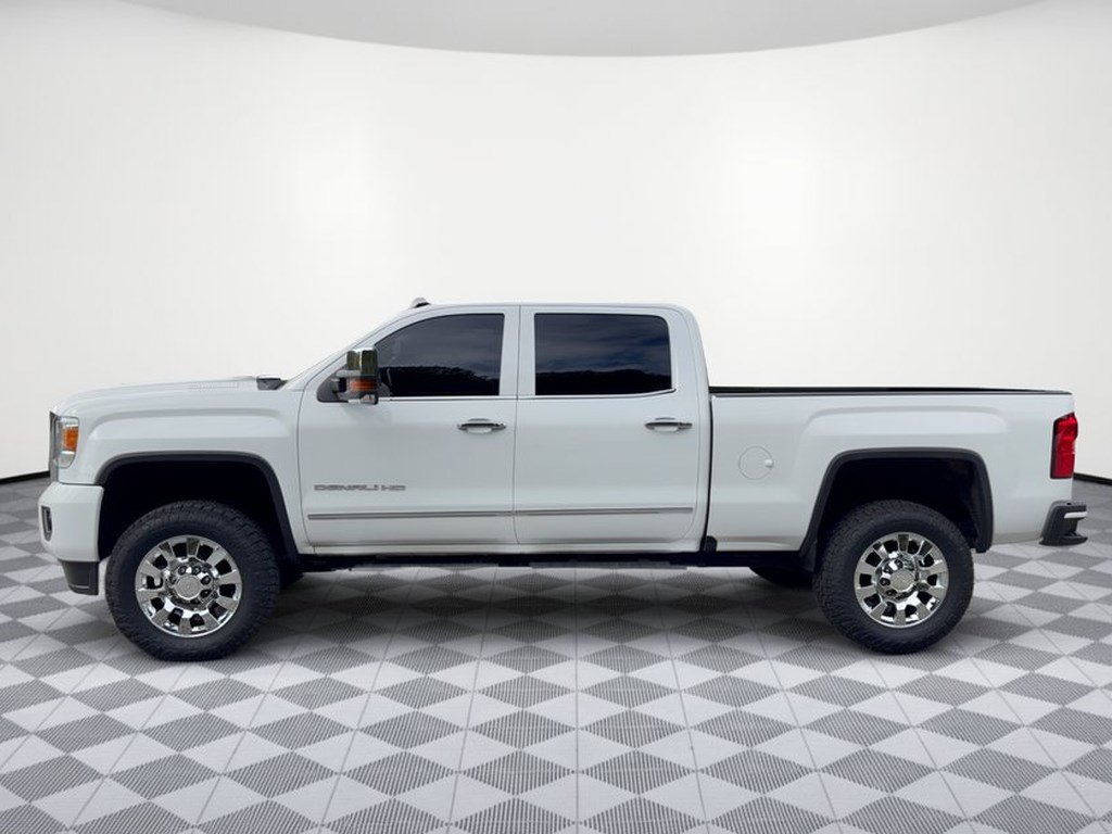 Used 2017 GMC Sierra 2500 Denali w/ Duramax Plus Package AWD/4WD image 2