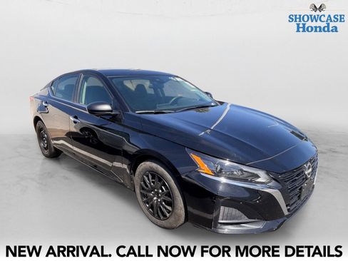 Used 2024 Nissan Altima 2.5 S FWD image 6