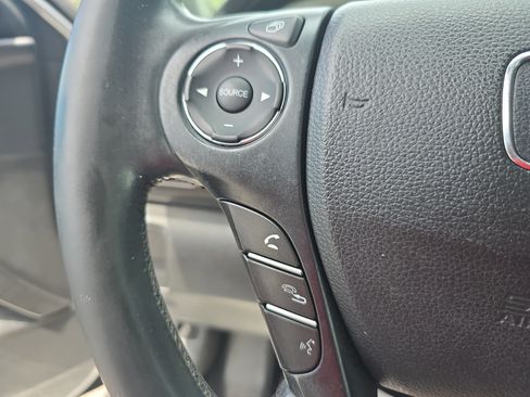 Used 2015 Honda Accord Touring image 16