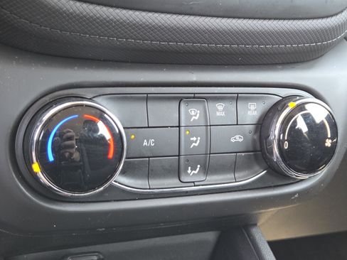 Used 2021 Chevrolet TrailBlazer LS AWD/4WD image 9