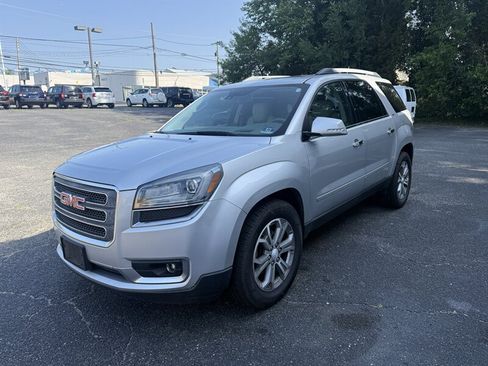 Used 2014 GMC Acadia SLT w/ Technology Package FWD image 3