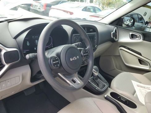 Certified 2023 Kia Soul LX image 18