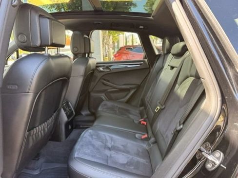Used 2018 Porsche Macan Sport Edition AWD/4WD image 9