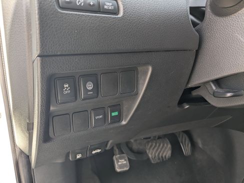 Used 2021 Nissan Rogue Sport S image 32