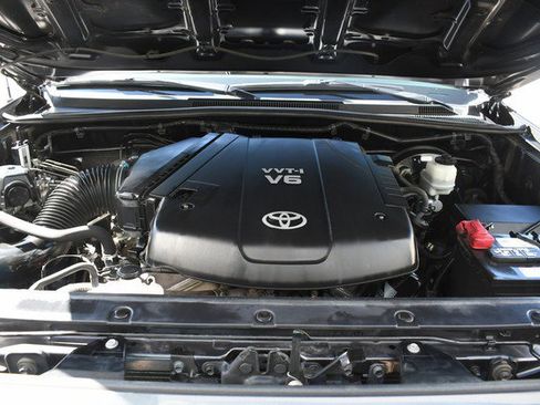 Used 2014 Toyota Tacoma 4x4 Double Cab w/ TRD Sport Package image 29