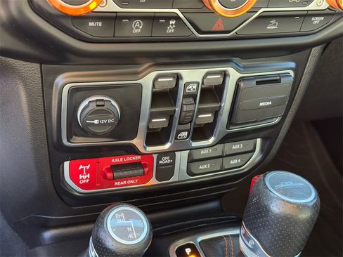 Used 2022 Jeep Gladiator Mojave w/ Trailer Tow Package image 32