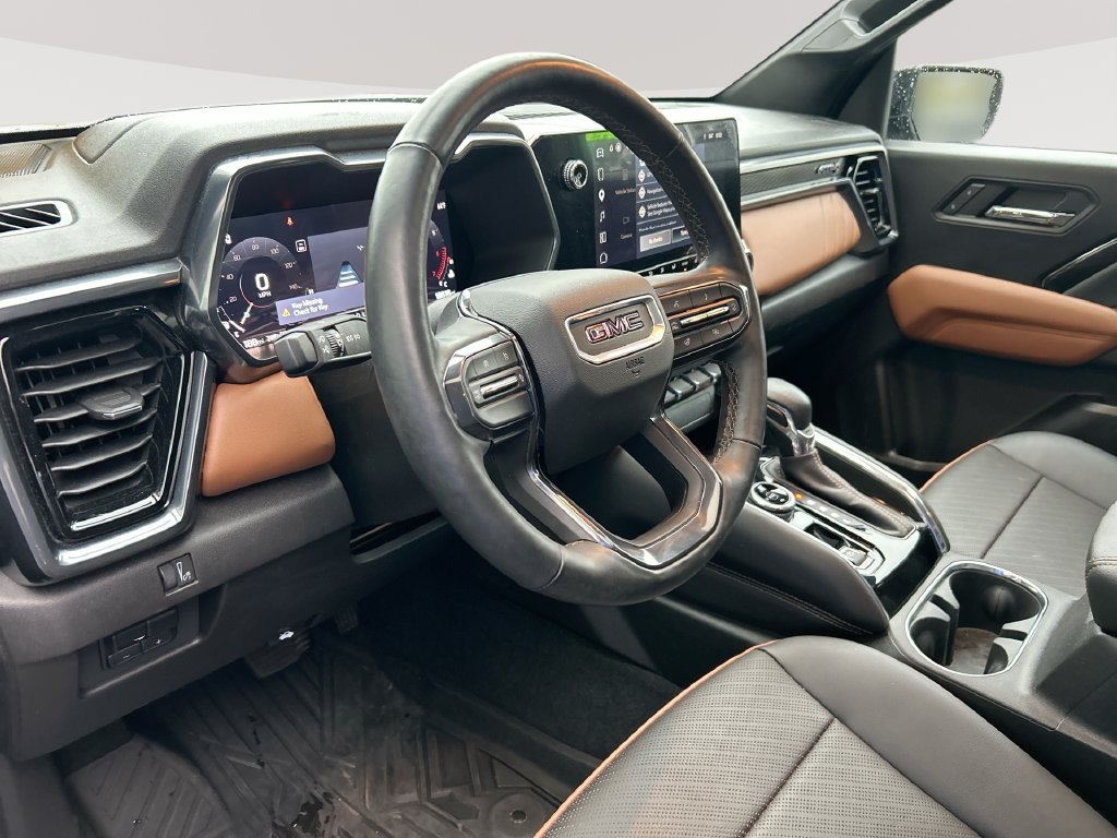 Used 2024 GMC Canyon AT4 w/ AT4 Premium Package AWD/4WD image 10