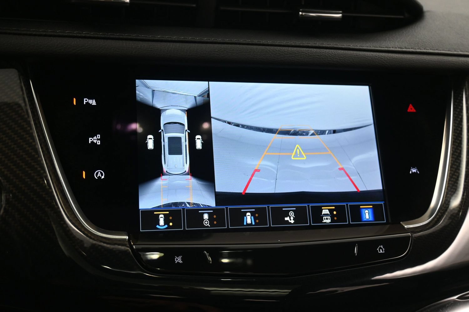 Used 2024 Cadillac XT6 Sport w/ Technology Package AWD/4WD image 26