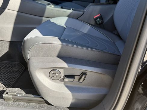 New 2026 Volkswagen Tiguan SE R-Line image 13