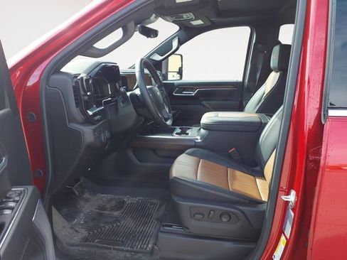 Used 2025 Chevrolet Silverado 2500 High Country w/ High Country Premium Package AWD/4WD image 15