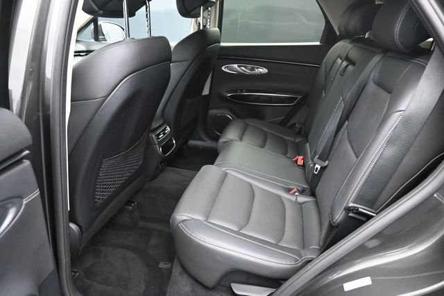 Used 2025 Genesis GV70 2.5T AWD/4WD image 15