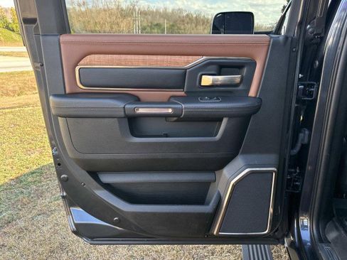 Used 2022 RAM 2500 Limited image 21