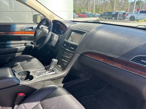 Used 2019 Lincoln MKT AWD image 39