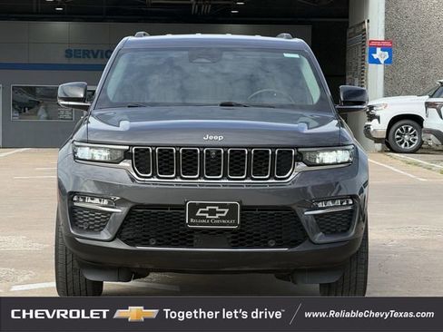 Used 2022 Jeep Grand Cherokee Limited w/ Luxury Tech Group II AWD/4WD image 3