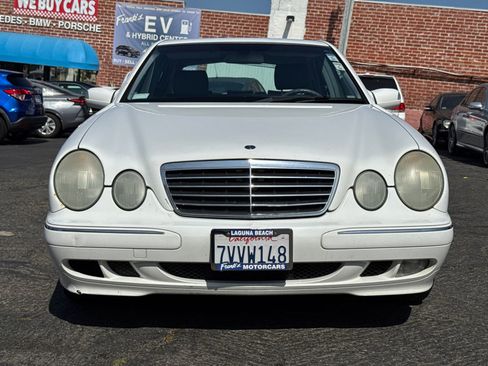 Used 2000 Mercedes-Benz E 320 Sedan image 3
