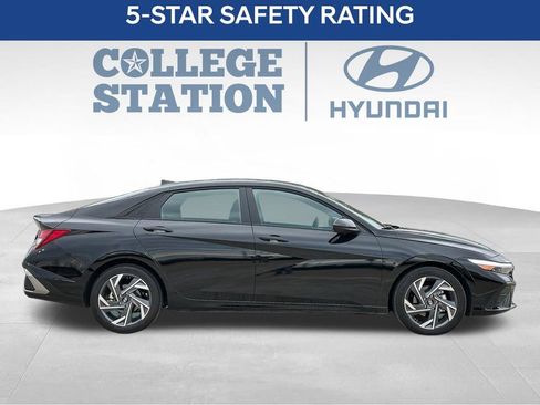 Used 2025 Hyundai Elantra Sport w/ Cargo Package FWD image 11