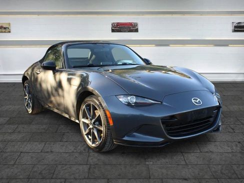 Used 2017 MAZDA MX-5 Miata Club RWD image 1