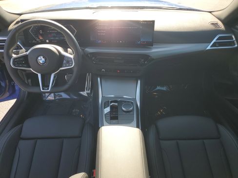 Used 2025 BMW 230i Coupe w/ M Sport Package image 9