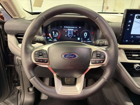 Used 2025 Ford Explorer Active image 16