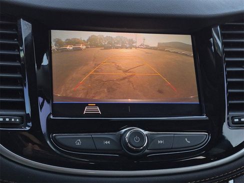 Certified 2022 Chevrolet Trax LT w/ LT Convenience Package image 20