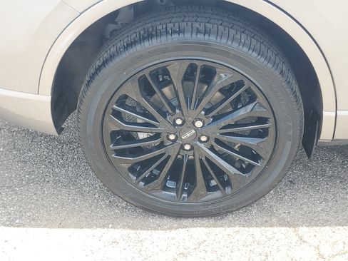 Certified 2023 Lincoln Corsair Reserve w/ Equipment Group 201A AWD/4WD image 7