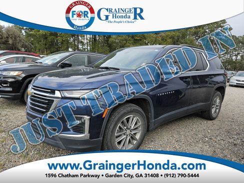 Used 2022 Chevrolet Traverse LT image 1