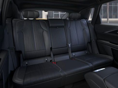 New 2025 Cadillac Lyriq Luxury image 17