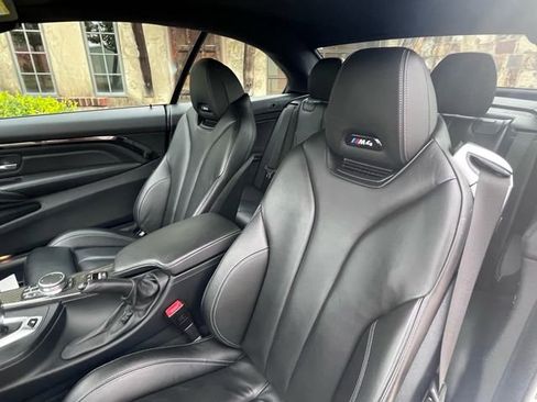 Used 2018 BMW M4 Convertible image 37