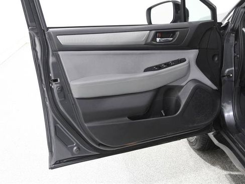 Used 2019 Subaru Outback 2.5i Premium image 4