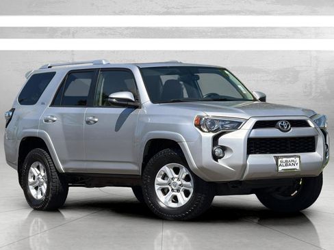 Used 2016 Toyota 4Runner SR5 Premium AWD/4WD image 2