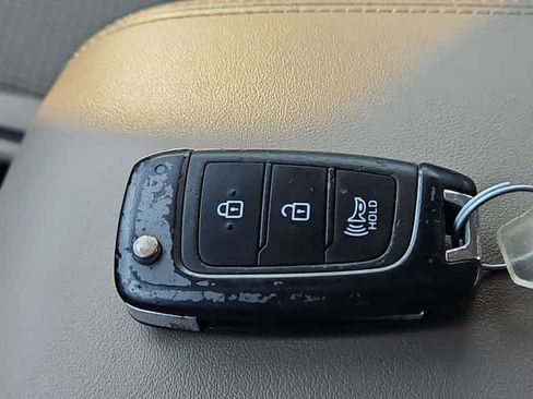Used 2020 Hyundai Santa Fe SE AWD/4WD image 28