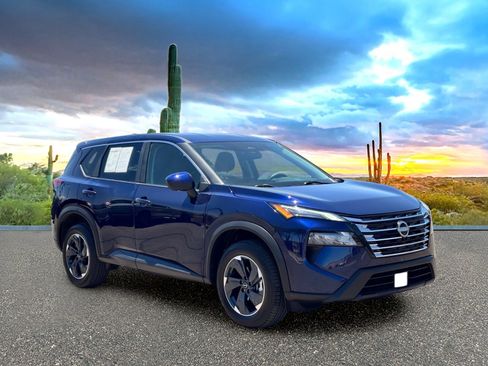 Used 2024 Nissan Rogue SV AWD/4WD image 7